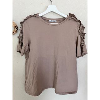 ザラ(ZARA)のzara ショルダーフリルtシャツ(Tシャツ(半袖/袖なし))