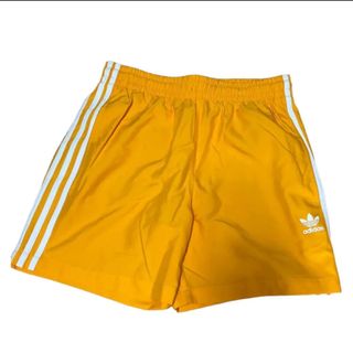 アディダス(adidas)のadidas ショートパンツ(ショートパンツ)