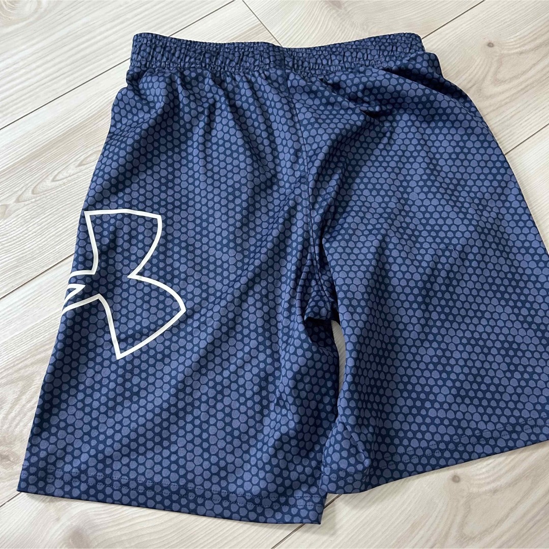 UNDER ARMOUR(アンダーアーマー)のアンダーアーマー ハーフパンツ 150 YLG キッズ/ベビー/マタニティのキッズ服男の子用(90cm~)(パンツ/スパッツ)の商品写真