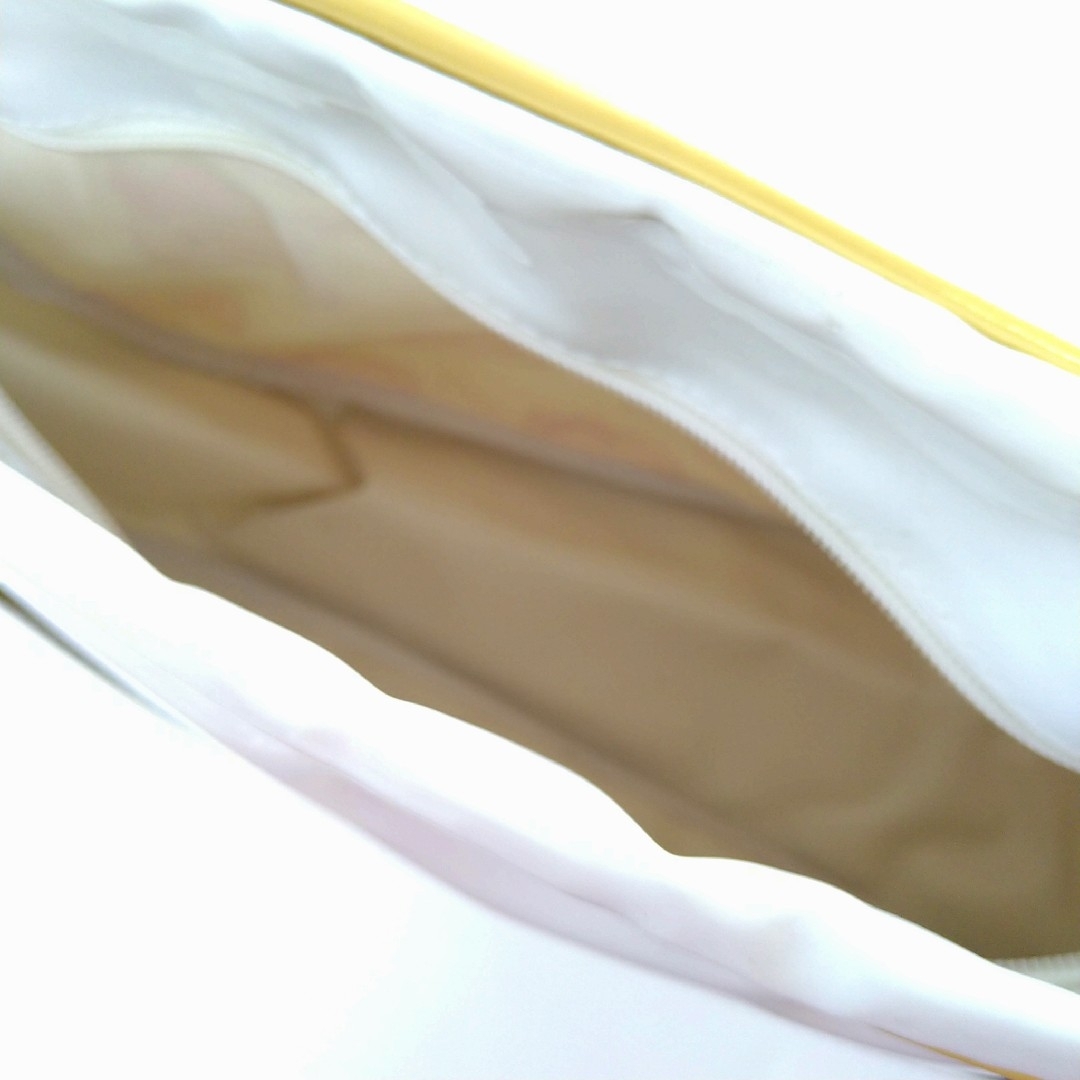 サンリオ(サンリオ)のサンリオ　ハローキティ　ショルダーバッグ　ホワイト　未使用 レディースのバッグ(ショルダーバッグ)の商品写真