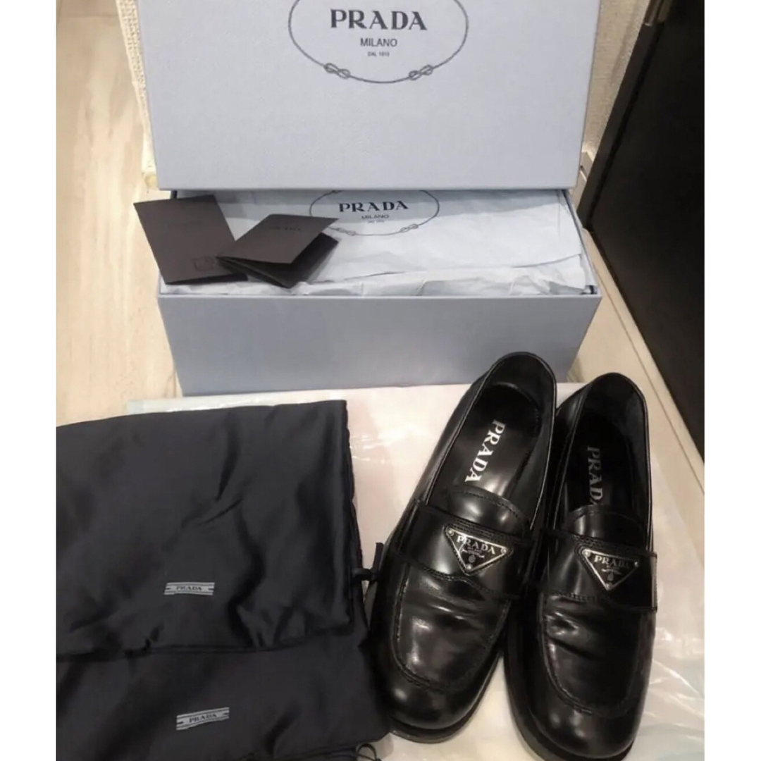 プラダ　Prada ブラッシュドレザーローファー