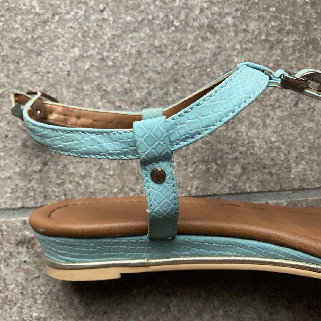 ミント色のTストラップサンダル レディースの靴/シューズ(サンダル)の商品写真