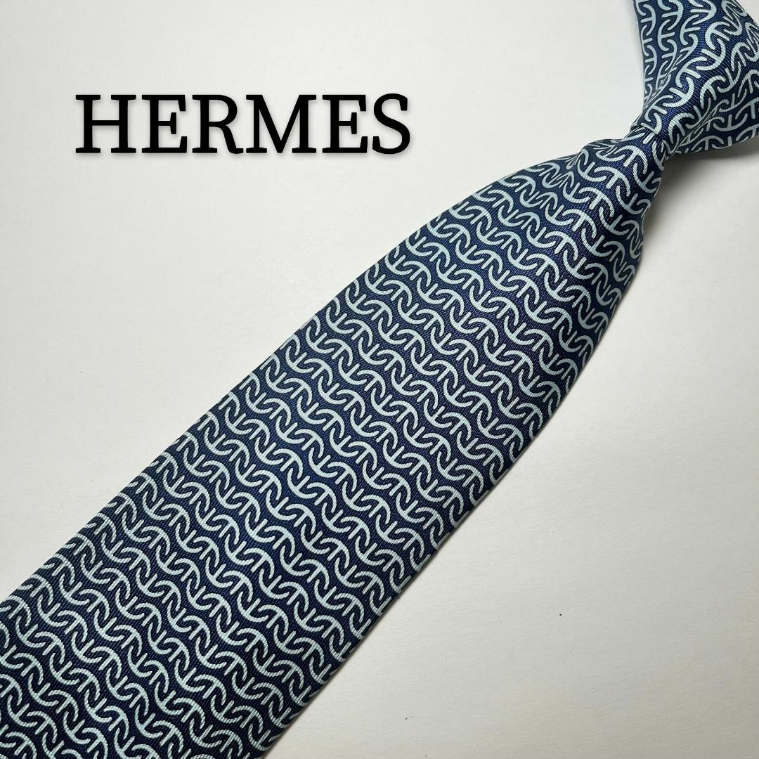 Hermes(エルメス)のエルメス HERMES シルク ネイビー 総柄 知的 ハイブランド 紺 絹 メンズのファッション小物(ネクタイ)の商品写真