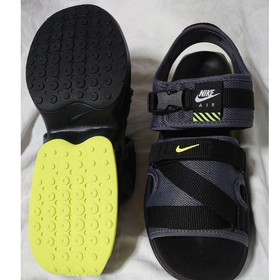 NIKE(ナイキ)の★完売★新品★エアマックスサンダル★２８cmＵＳ：１０★黒ＸグレーＸ蛍光イエロー メンズの靴/シューズ(サンダル)の商品写真