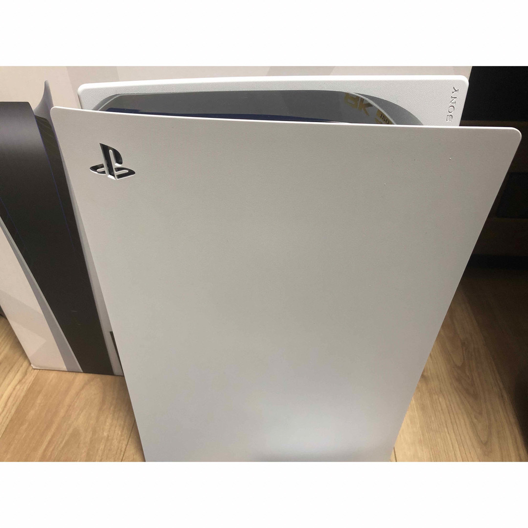 PlayStation(プレイステーション)のPlayStation5 プレイステーション5 本体CFI-1100A01 エンタメ/ホビーのゲームソフト/ゲーム機本体(家庭用ゲーム機本体)の商品写真