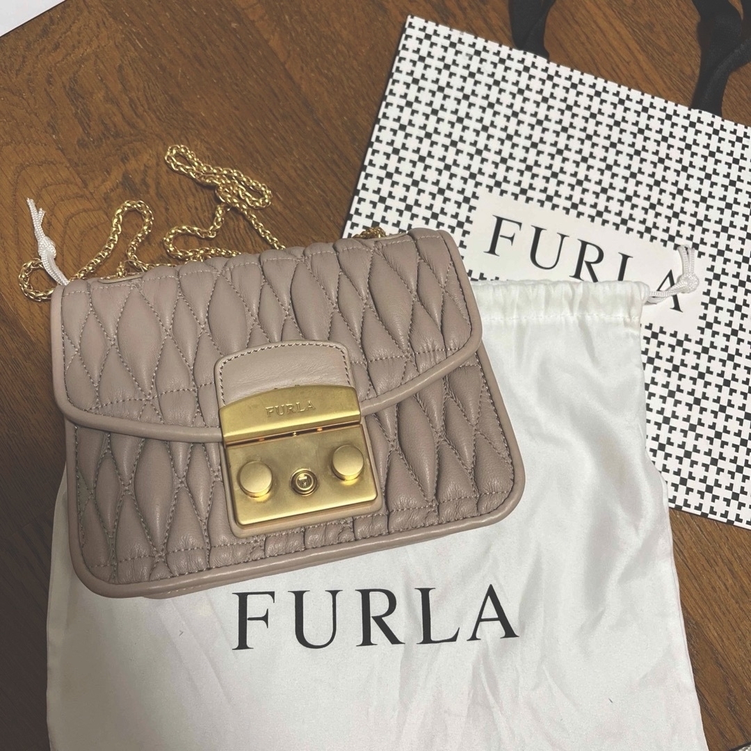 正規取扱い店 FURLA フルラメトロポリス チェーンショルダーバッグ