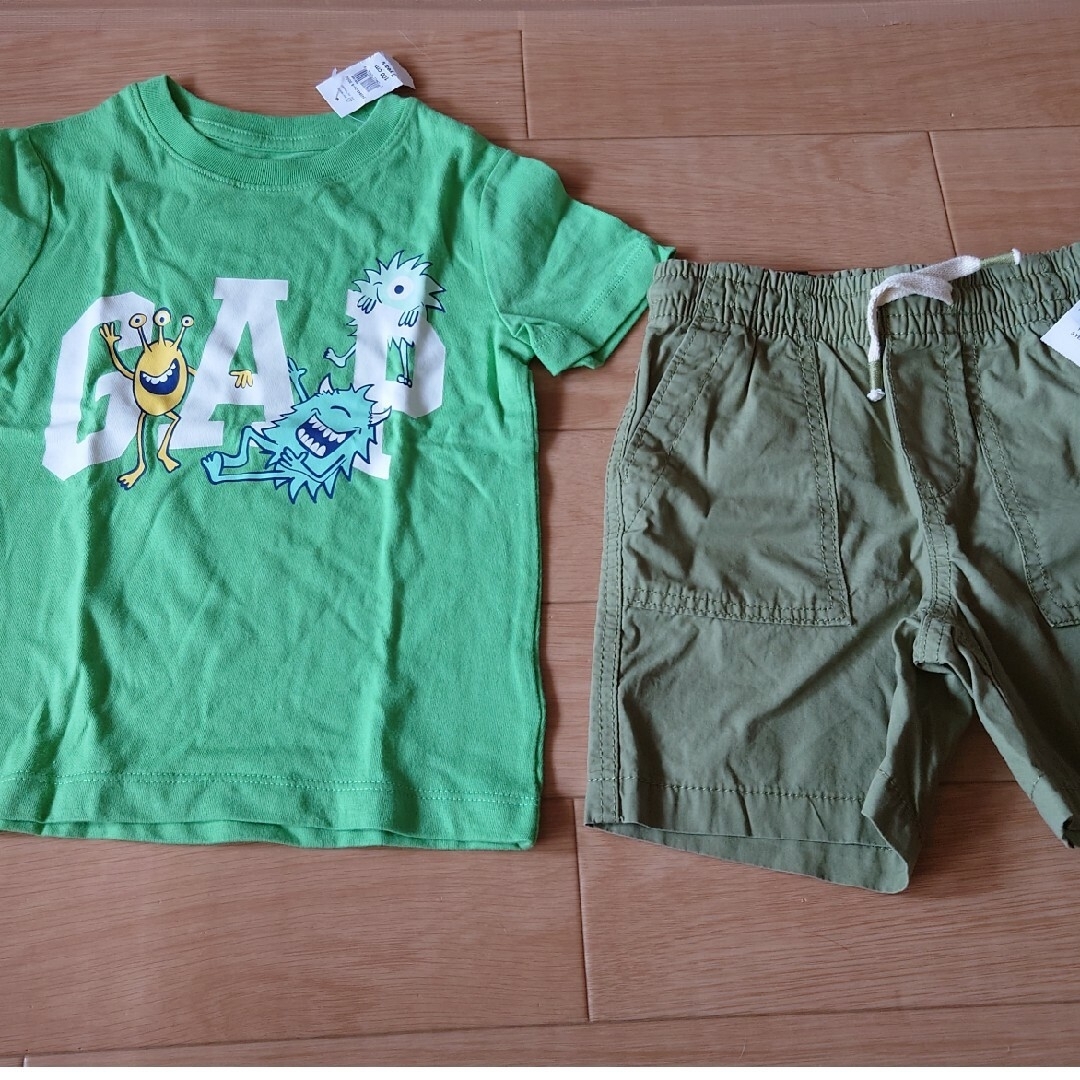 babyGAP(ベビーギャップ)のbabyGAP  Tシャツ＆半ズボン　size100 キッズ/ベビー/マタニティのキッズ服男の子用(90cm~)(Tシャツ/カットソー)の商品写真