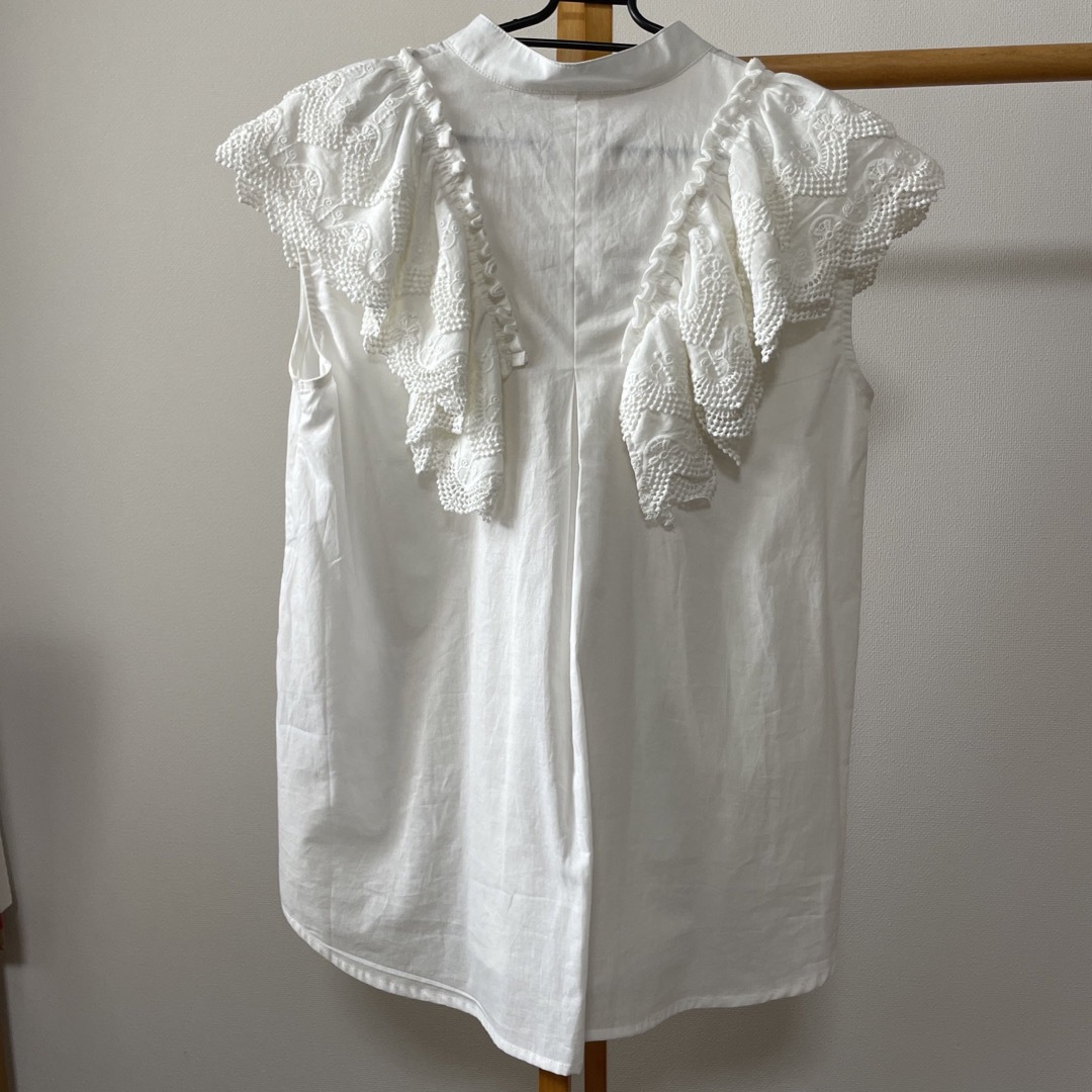 クローニク　フリル襟ブラウス レディースのトップス(シャツ/ブラウス(半袖/袖なし))の商品写真
