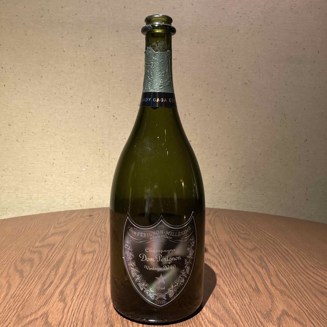 Dom Pérignon(ドンペリニヨン)のドンペリニヨン　2010レディーガガエディション空瓶 食品/飲料/酒の酒(シャンパン/スパークリングワイン)の商品写真