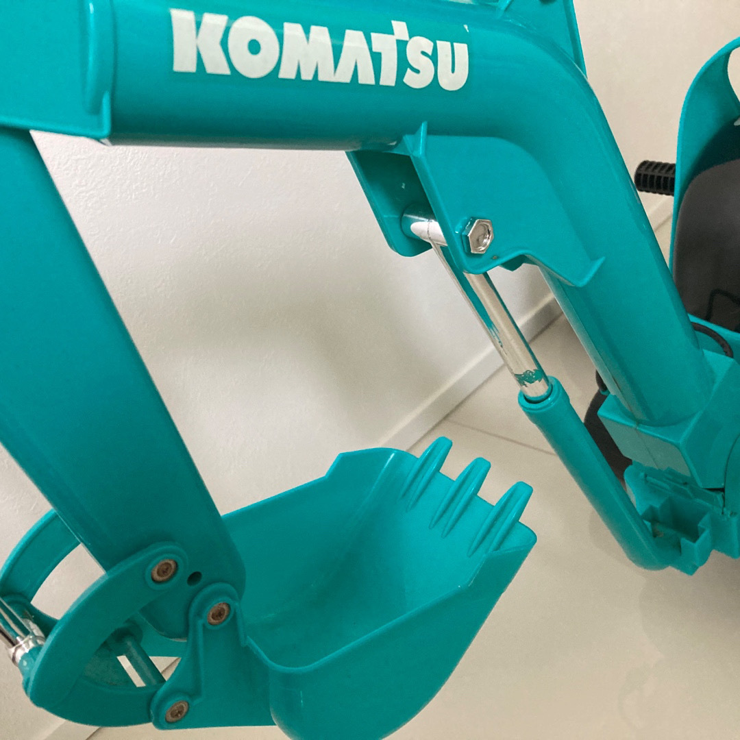 【ジャンク品】komatsu ショベルカー キッズ/ベビー/マタニティのおもちゃ(電車のおもちゃ/車)の商品写真