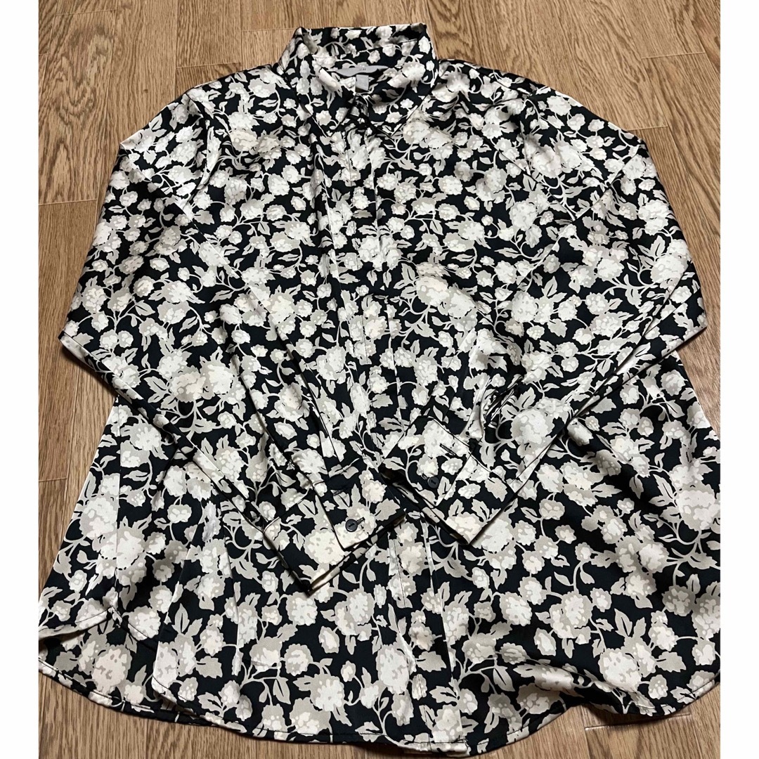 H&M(エイチアンドエム)のH&M 花柄シャツ レディースのトップス(シャツ/ブラウス(長袖/七分))の商品写真