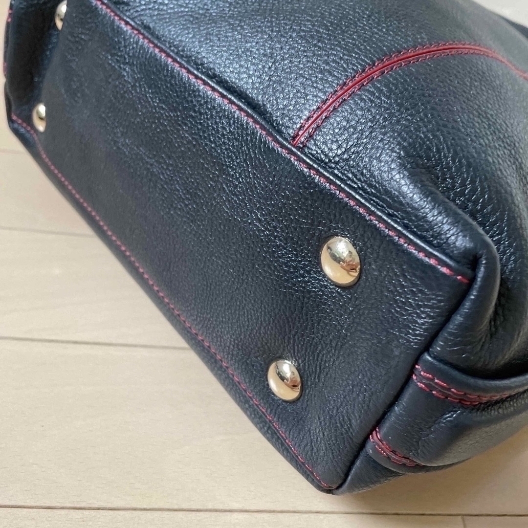 TOMMY HILFIGER(トミーヒルフィガー)の新品　TOMMY HILFIGERトミーヒルフィガー　牛革ショルダーバッグ　袋付 レディースのバッグ(ショルダーバッグ)の商品写真