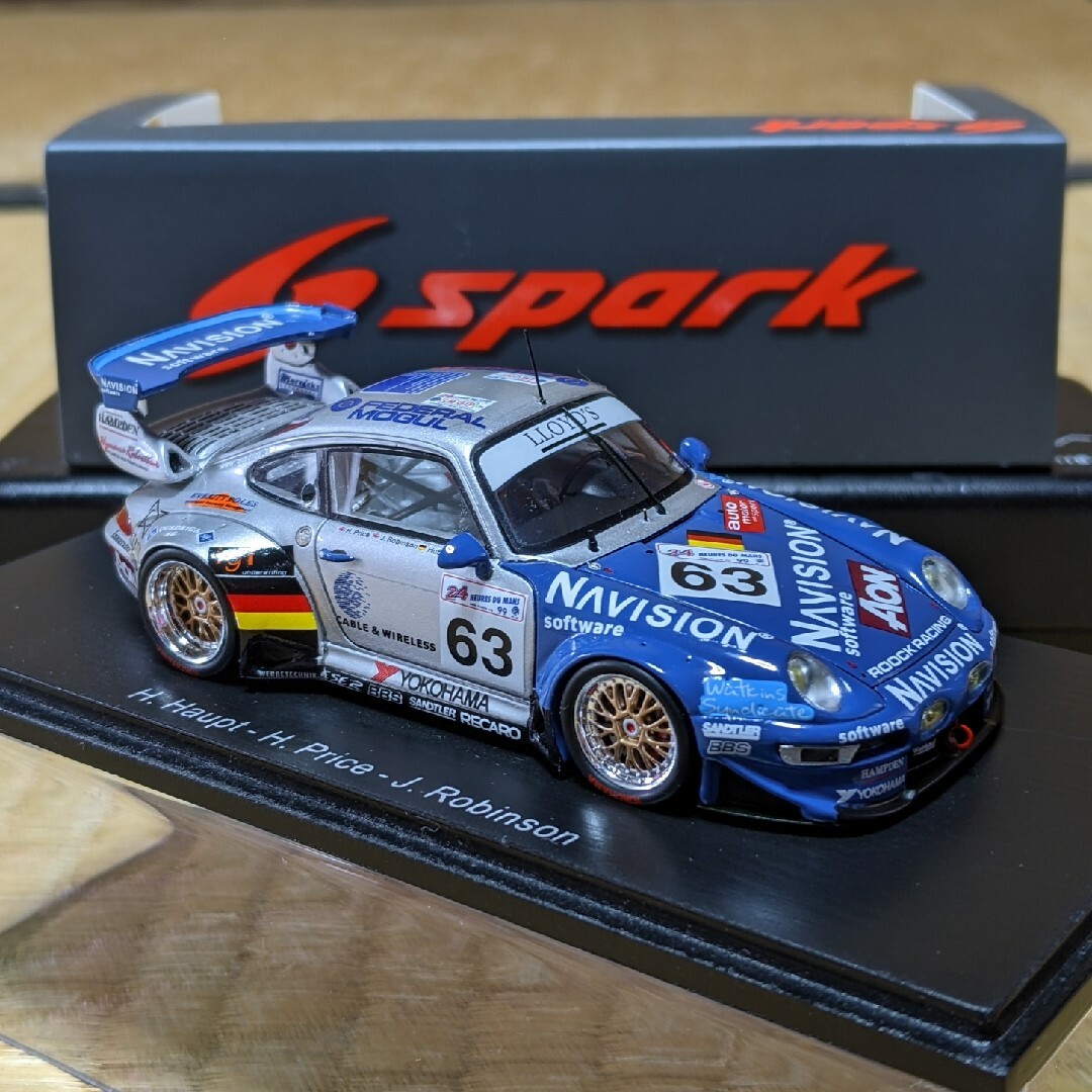 spark、スパーク1/43　ポルシェ911 GT 2ミニカー