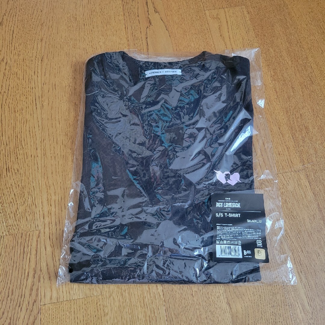 TOMORROW X TOGETHER(トゥモローバイトゥギャザー)のTXT ACT LOVESICK イルコン Tシャツ black エンタメ/ホビーのタレントグッズ(アイドルグッズ)の商品写真
