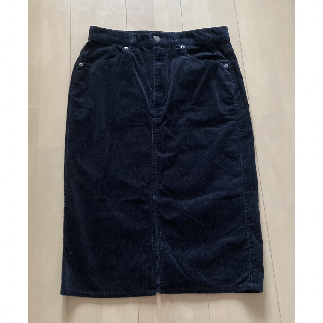 GU(ジーユー)のGU コーデュロイタイトスカート　黒 レディースのスカート(ひざ丈スカート)の商品写真
