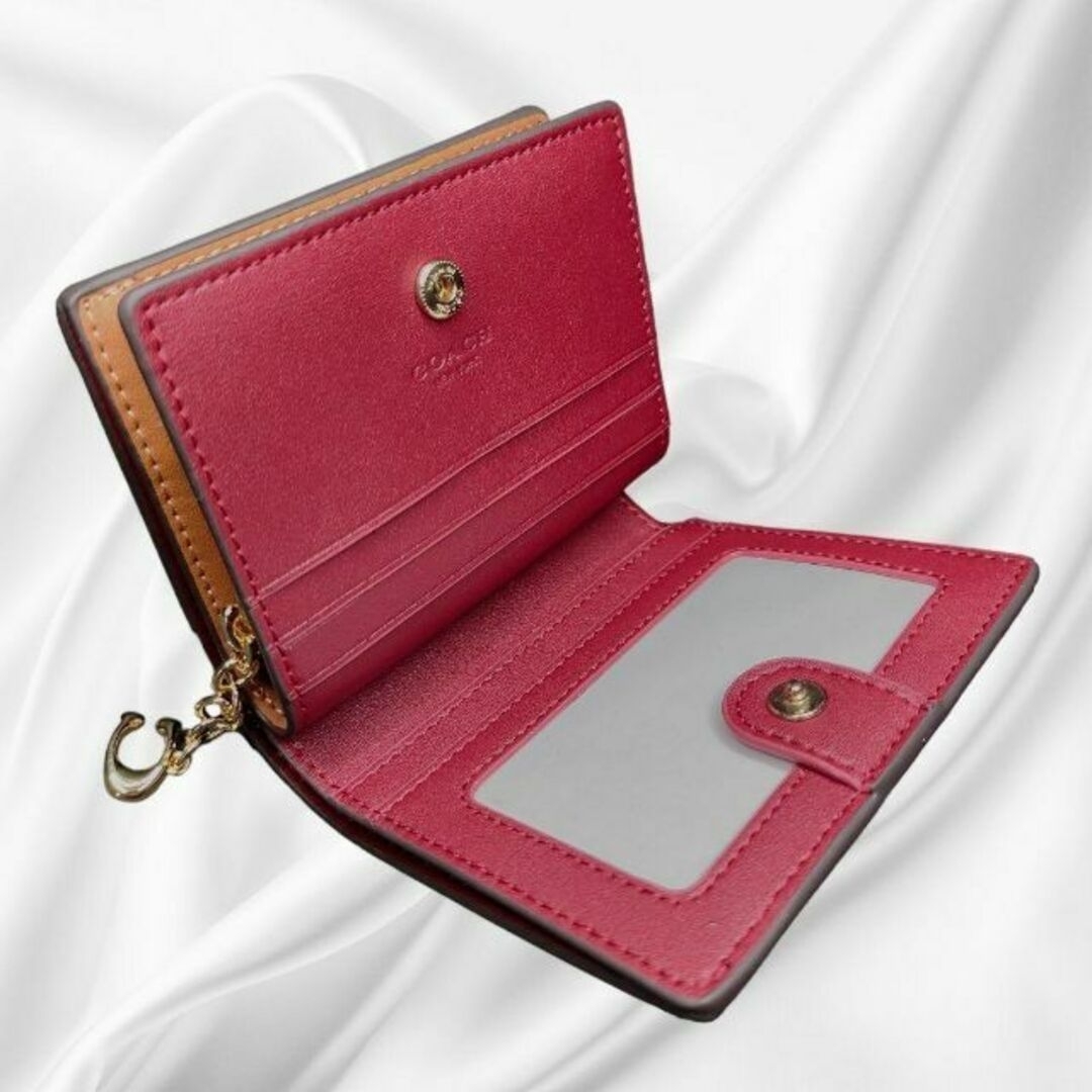 COACH(コーチ)の【セール中】コーチ 二つ折りミニ財布　レインボー柄　C4536 レディースのファッション小物(財布)の商品写真