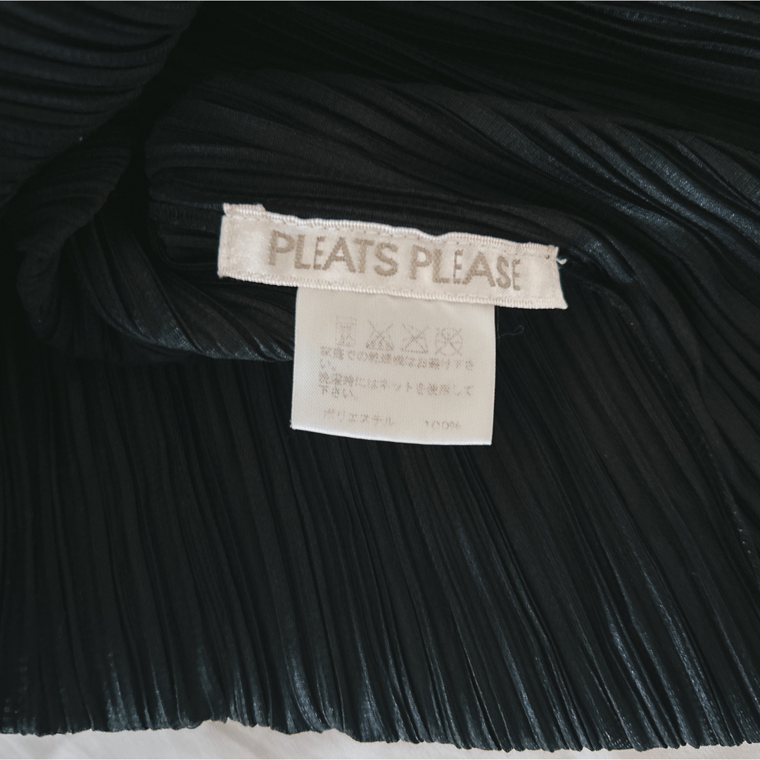 Pleats Please ハイネックトップス　黒