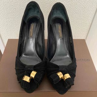 ルイヴィトン(LOUIS VUITTON)のLOUIS VUITTON 黒パンプス 36 スエード タッセル付(ハイヒール/パンプス)