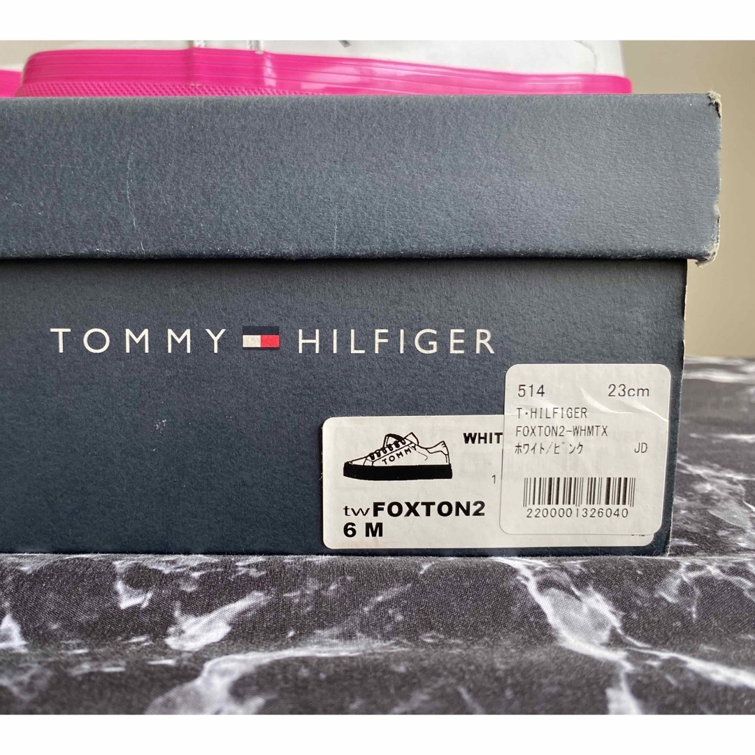 TOMMY HILFIGER(トミーヒルフィガー)のTOMMY HILFIGER foxton2 スニーカー レディースの靴/シューズ(スニーカー)の商品写真