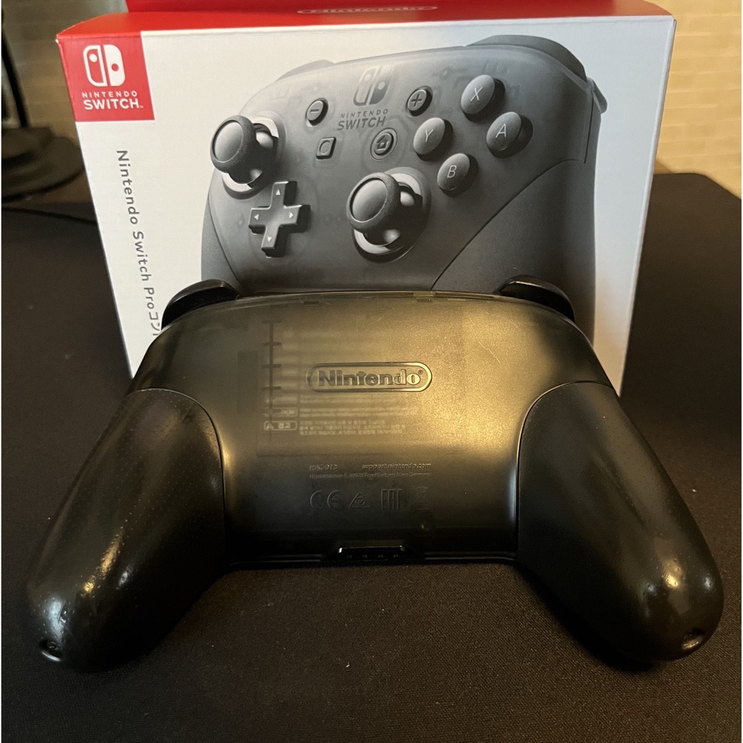 Nintendo Switch(ニンテンドースイッチ)のNintendo Switch Pro コントローラー　純正品 エンタメ/ホビーのゲームソフト/ゲーム機本体(その他)の商品写真