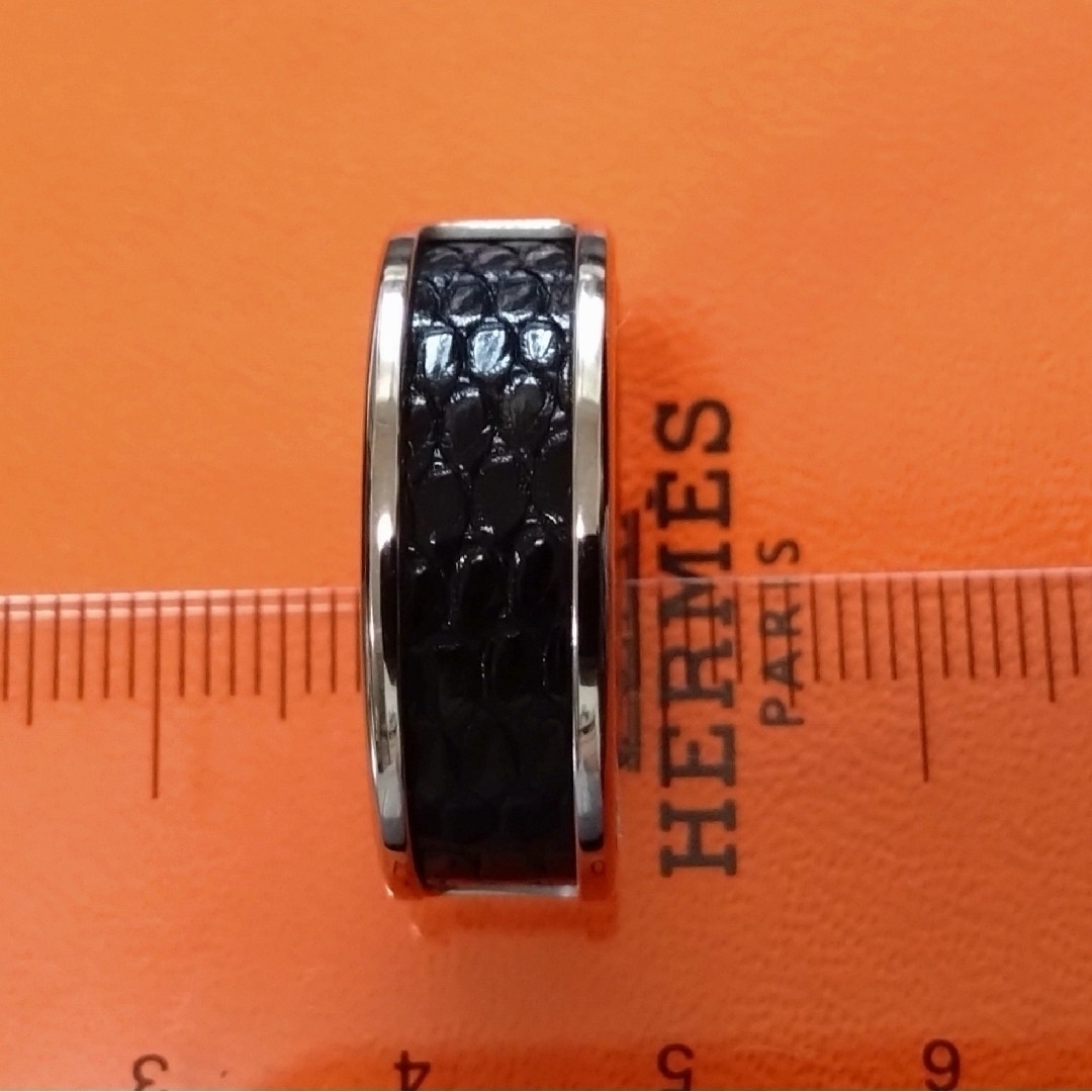 Hermes(エルメス)の新品 レア エルメス オランプ リザード イヤーカフ  GM ブラック シルバー メンズのアクセサリー(ピアス(片耳用))の商品写真