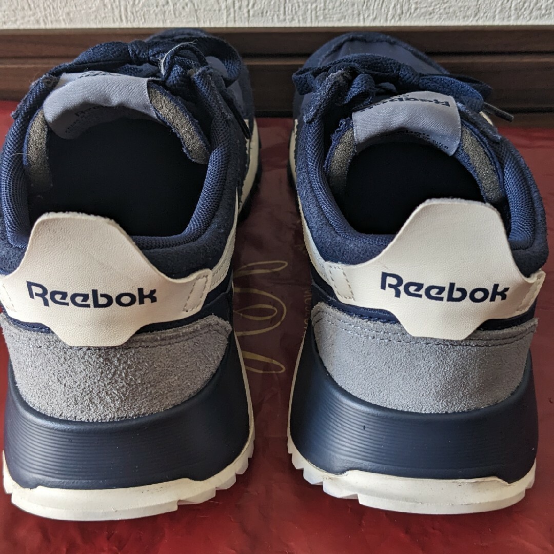 【evils様専用】reebok リーボック スニーカー CL Legacy メンズの靴/シューズ(スニーカー)の商品写真