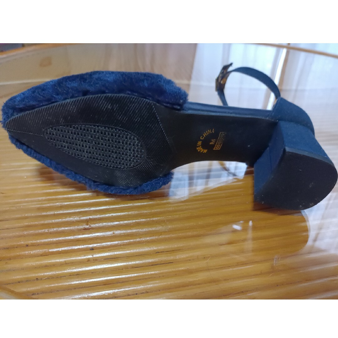 しまむら(シマムラ)の新品・ボア使用パンプス・色ネイビー・サイズＭ レディースの靴/シューズ(ハイヒール/パンプス)の商品写真