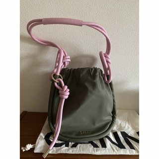 メゾンスペシャル(MAISON SPECIAL)のGANNI ガニー knot bag(ショルダーバッグ)