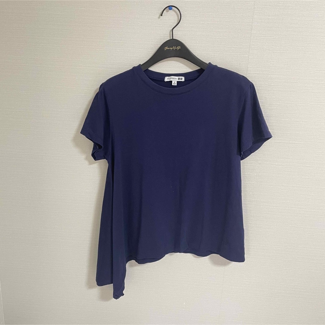 UNIQLO(ユニクロ)の【jw Anderson アシンメトリーT(半袖) M ネイビー】tシャツ 変形 レディースのトップス(Tシャツ(半袖/袖なし))の商品写真