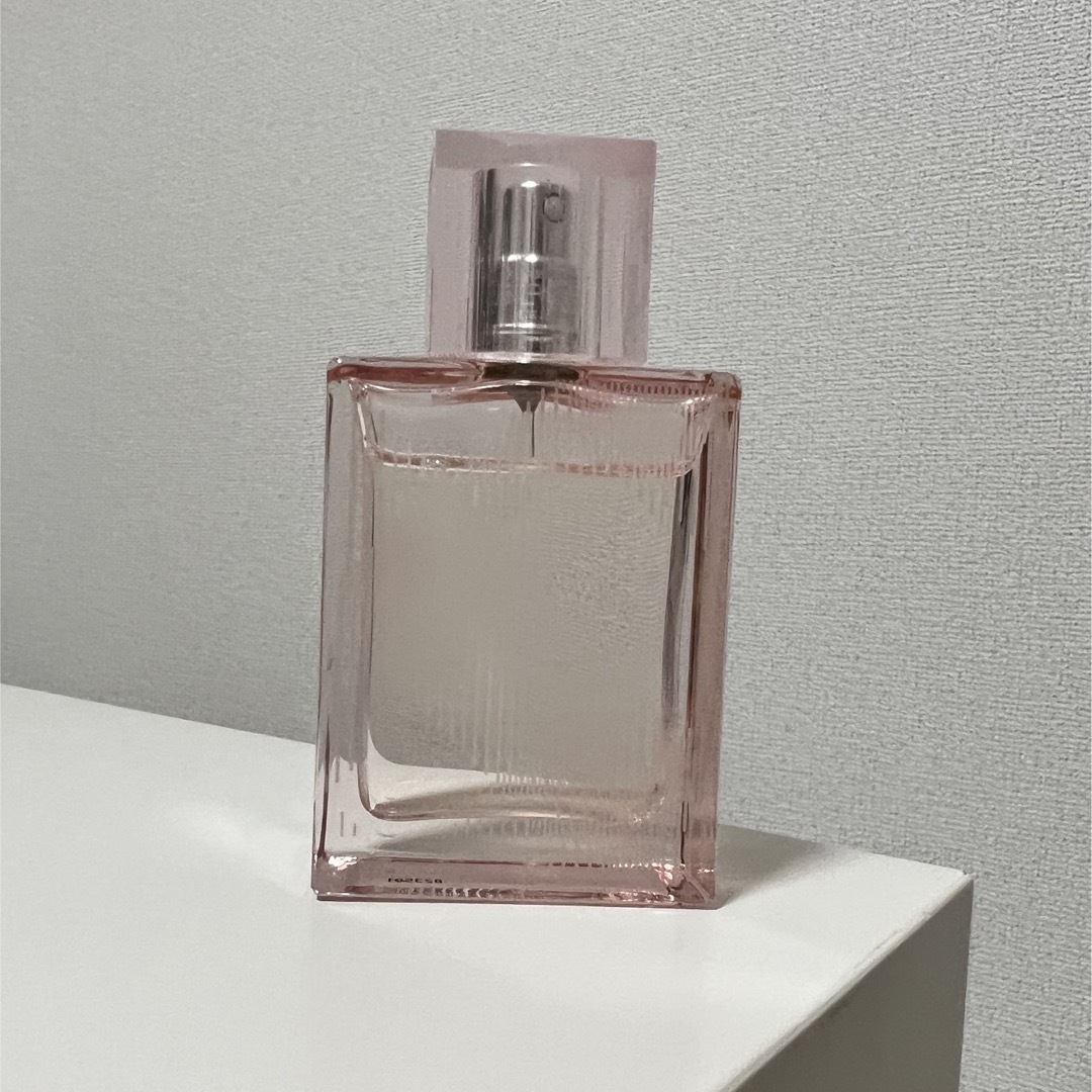 BURBERRY(バーバリー)のBurberry brit バーバリー　ブリットシアー　30ml コスメ/美容の香水(香水(女性用))の商品写真