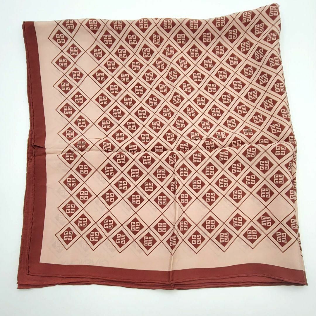 GIVENCHY(ジバンシィ)の【未使用】GIVENCHY シルク100％ ロゴ スカーフ 赤茶 レディースのファッション小物(バンダナ/スカーフ)の商品写真