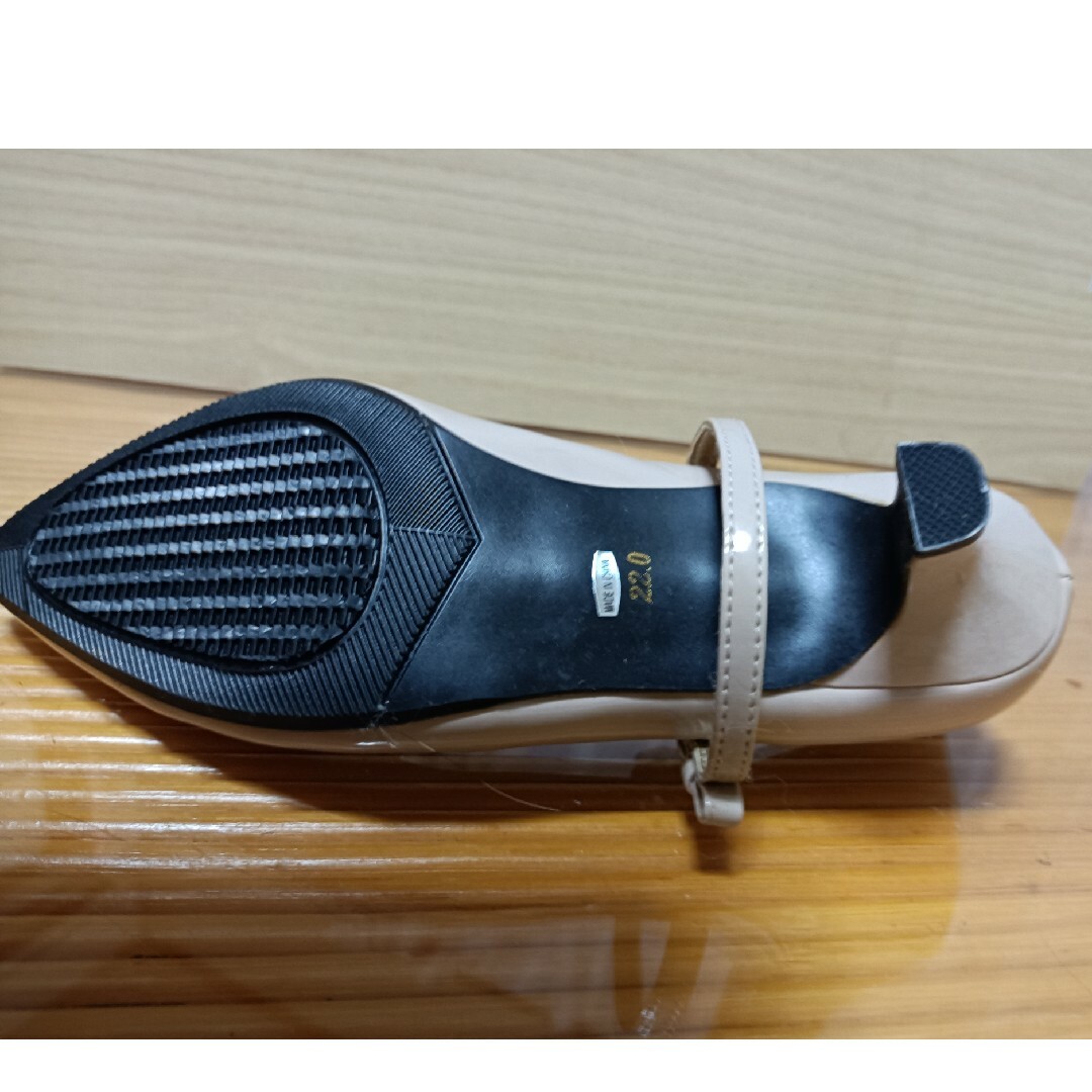 未使用・ピンクベージュパンプス・サイズ22cm レディースの靴/シューズ(ハイヒール/パンプス)の商品写真