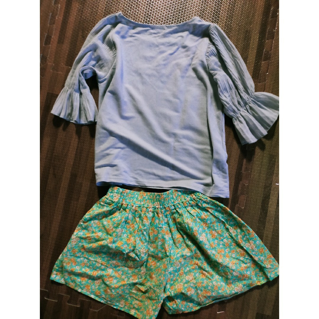 シャツ　半ズボン　130サイズ キッズ/ベビー/マタニティのキッズ服男の子用(90cm~)(Tシャツ/カットソー)の商品写真