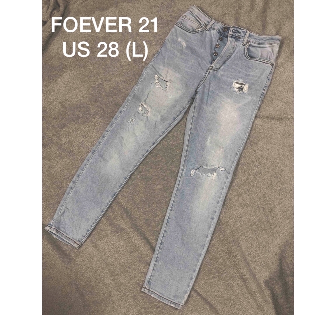 FOREVER 21(フォーエバートゥエンティーワン)のフォーエバー２１ デニムパンツ ダメージ レディースのパンツ(デニム/ジーンズ)の商品写真