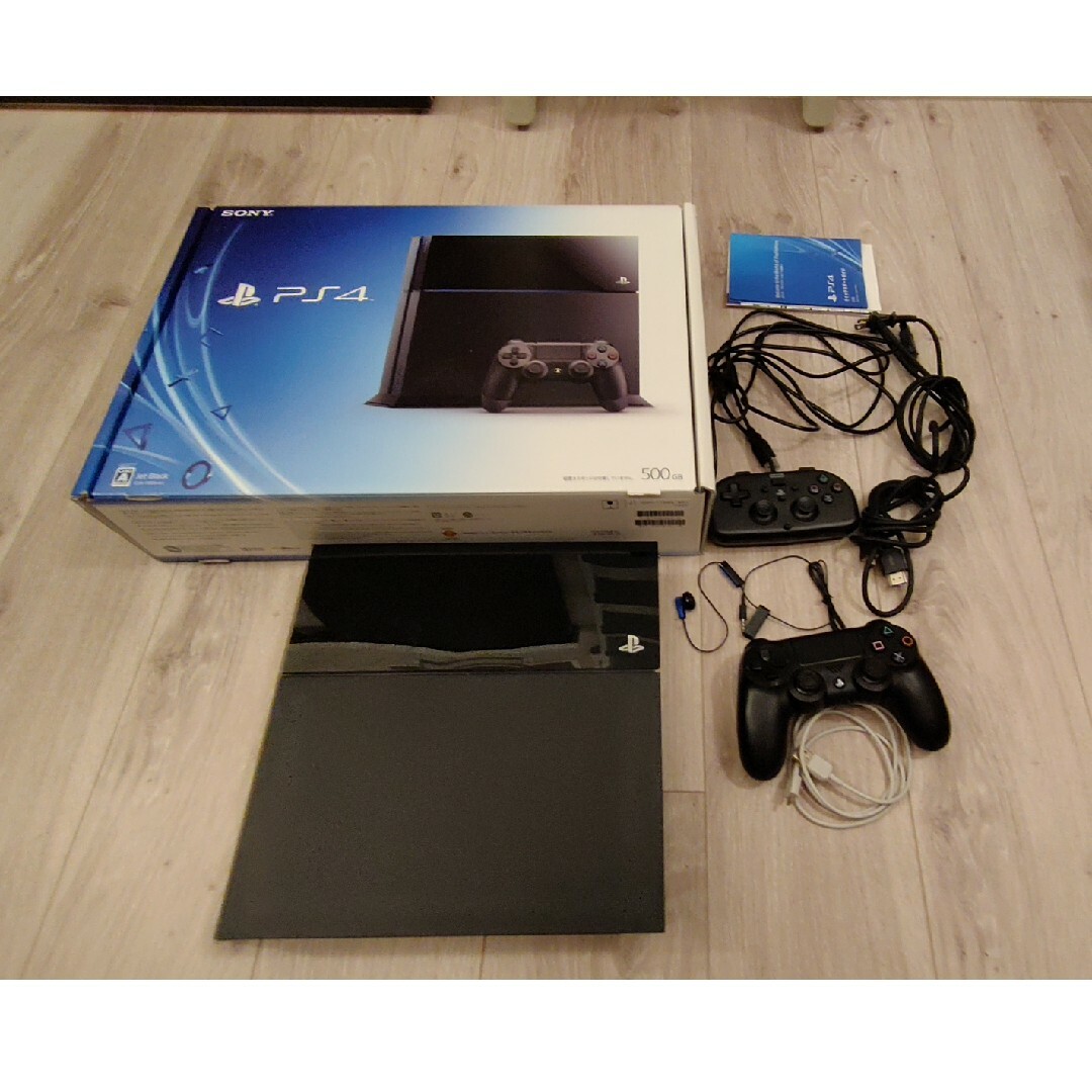 SONY PS4 CUH-1100A B01 とHORIスタンド-