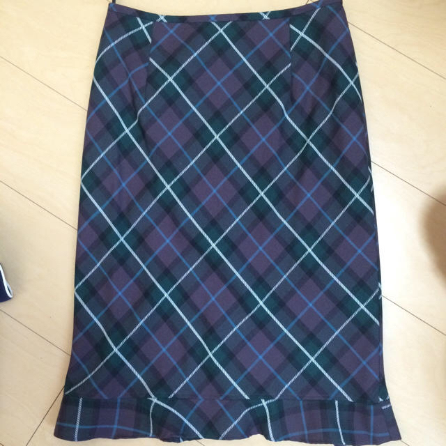a.v.v(アーヴェヴェ)のタイトスカート チェック レディースのスカート(ひざ丈スカート)の商品写真