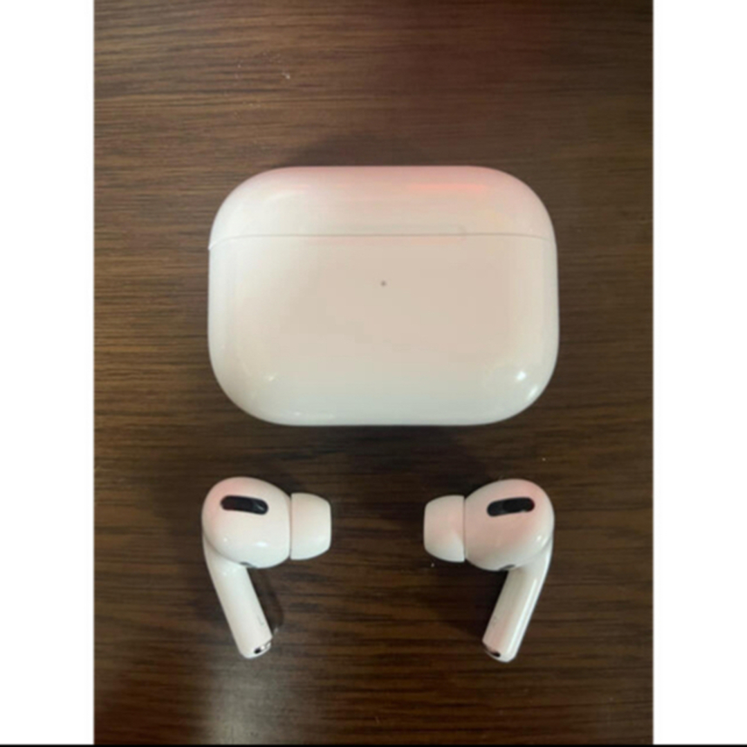 Apple(アップル)のAirPods Pro MLWK3J/A スマホ/家電/カメラのオーディオ機器(ヘッドフォン/イヤフォン)の商品写真