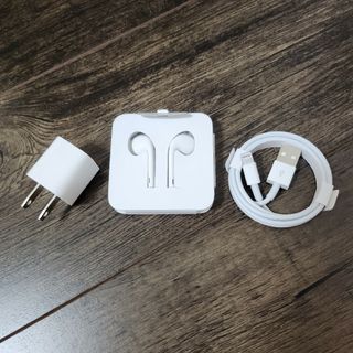 アイフォーン(iPhone)のApple iPhone  USB ケーブル、電源アダプター、EarPods(その他)