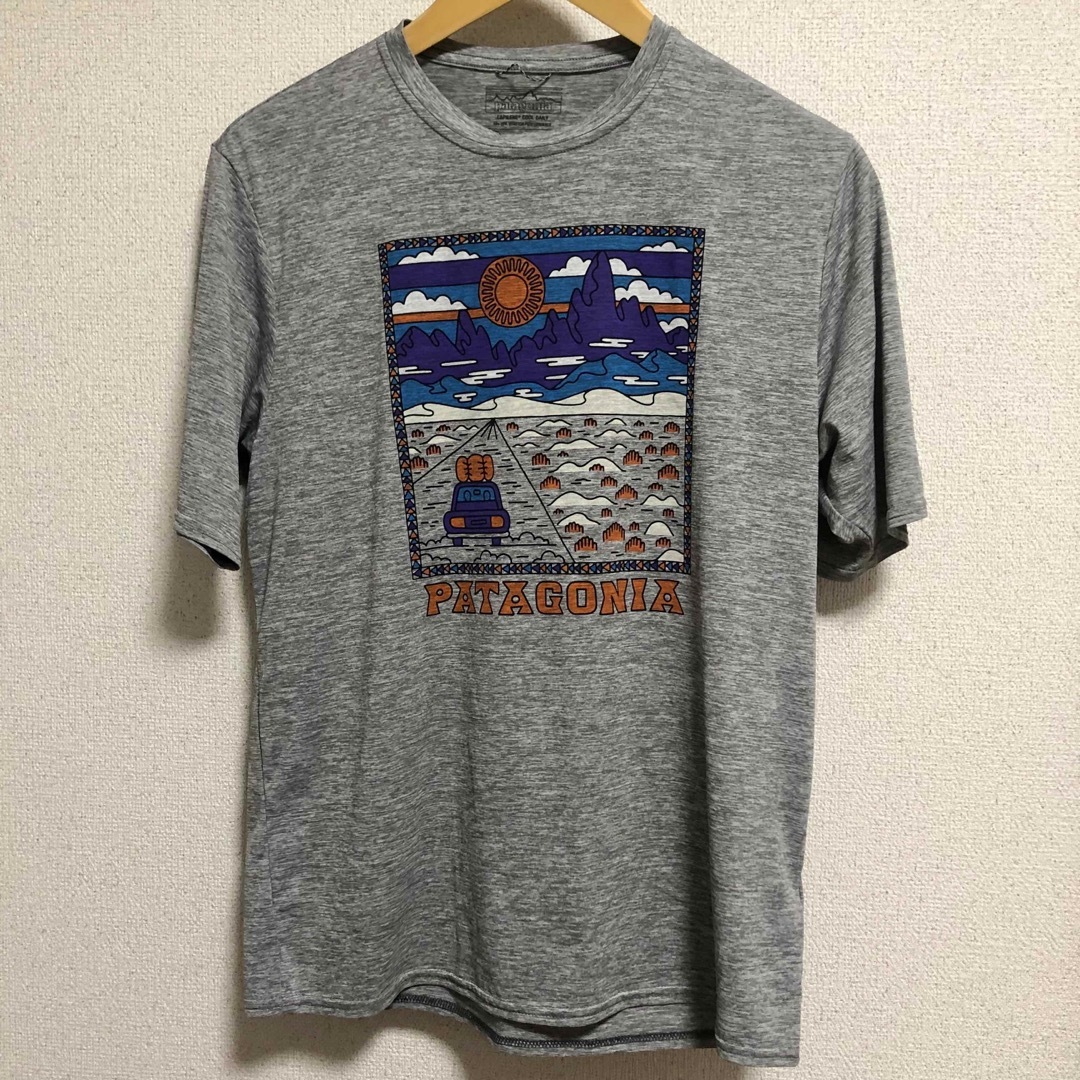 patagonia(パタゴニア)の【パタゴニア】キャプリーン・クール・デイリー・グラフィック・シャツ メンズのトップス(Tシャツ/カットソー(半袖/袖なし))の商品写真