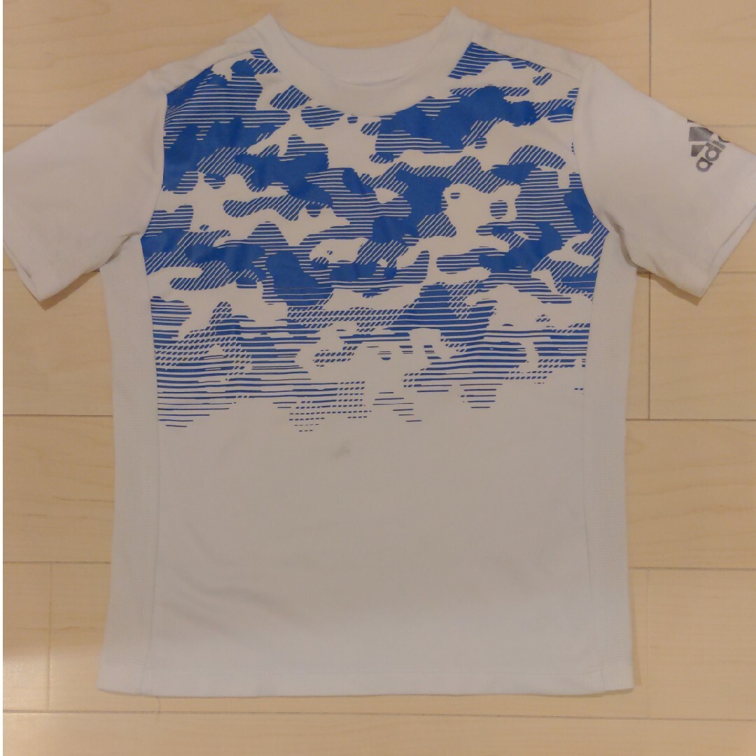 adidas(アディダス)のadidas　Tシャツ キッズ/ベビー/マタニティのキッズ服男の子用(90cm~)(Tシャツ/カットソー)の商品写真