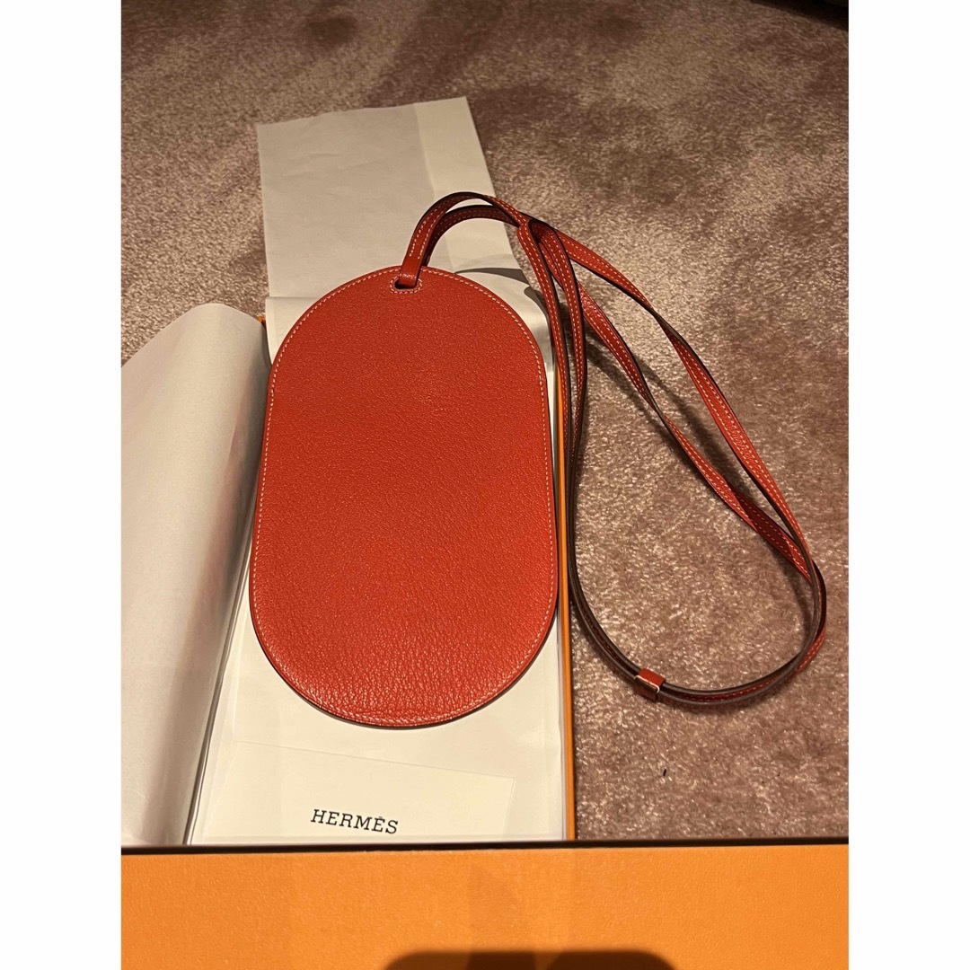 Hermes(エルメス)のエルメス　スマホケース　インザループ　ウインク　新品未使用 スマホ/家電/カメラのスマホアクセサリー(iPhoneケース)の商品写真