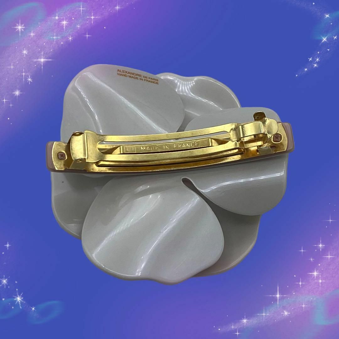 美品》 アレクサンドルドゥパリ 8cm カメリアバレッタ ベージュ系-
