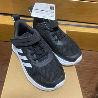 アディダス  adidas スニーカー　25.0センチ　新品、未使用