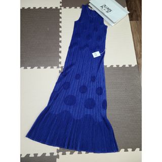 プリーツプリーズイッセイミヤケ(PLEATS PLEASE ISSEY MIYAKE)のイッセイミヤケPLEASE直営店購入！大人気ワンピース(ロングワンピース/マキシワンピース)