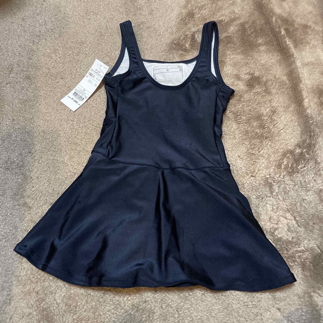 AEON(イオン)のスクール水着　130 キッズ　水着 キッズ/ベビー/マタニティのキッズ服女の子用(90cm~)(水着)の商品写真