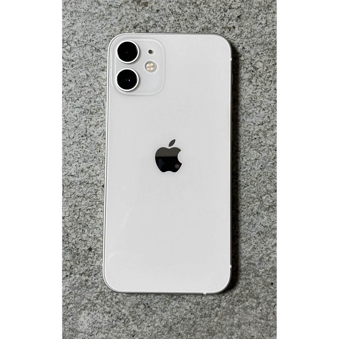 iPhone(アイフォーン)のiPhone 12 mini ホワイト 64 GB スマホ/家電/カメラのスマートフォン/携帯電話(スマートフォン本体)の商品写真