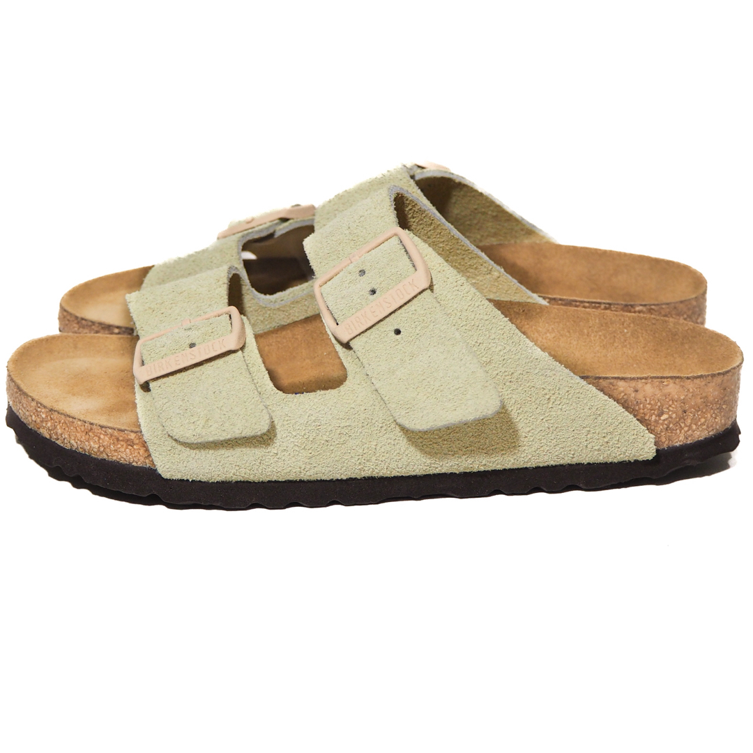 BIRKENSTOCK(ビルケンシュトック)の美品 ビルケンシュトック　アリゾナ　アーモンド サイズ37　24cm ナロー幅 レディースの靴/シューズ(サンダル)の商品写真