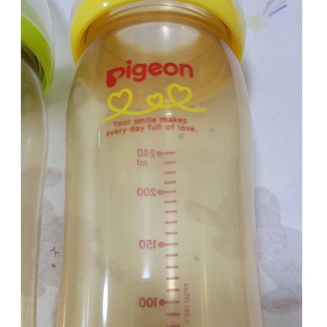 Pigeon 哺乳瓶4本セット 240ml キッズ/ベビー/マタニティの授乳/お食事用品(哺乳ビン)の商品写真