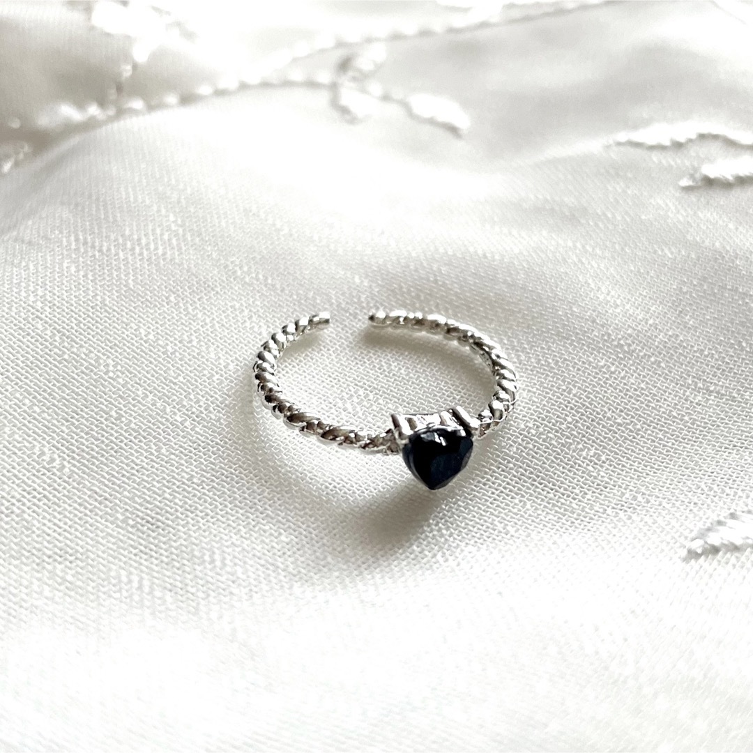 オニキスブラッククォーツリング シルバー ビジュー 指輪 フリーサイズ レディースのアクセサリー(リング(指輪))の商品写真