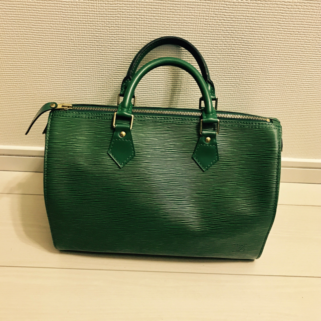 最新アイテム最新アイテムLouis Vuitton エピ グリーン サブロン